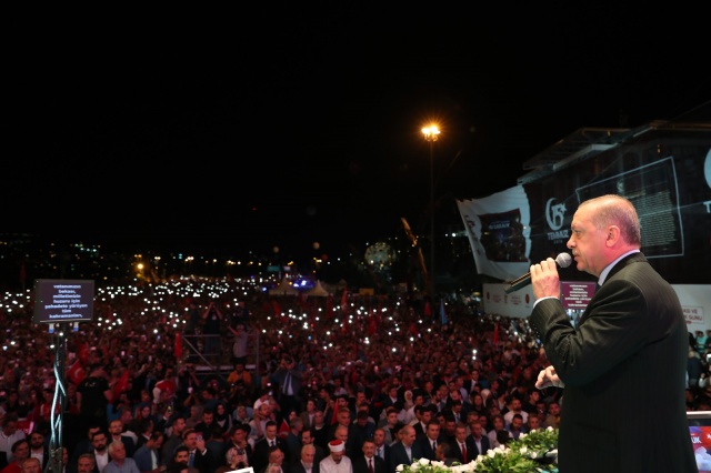 Başkan Erdoğan 15 Temmuz Şehitler Köprüsü&#039;nde halka hitap etti