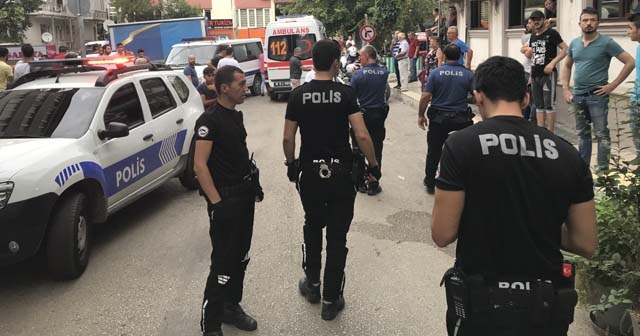 Bursa&#039;da lokantada bıçaklı kavga: 3 yaralı