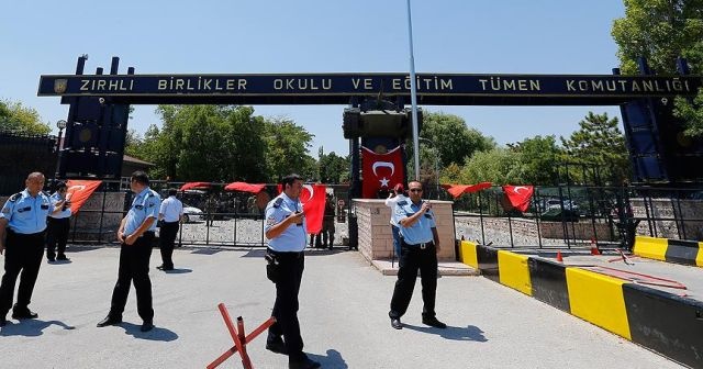 Darbeciler vatansever askerleri tehdit etmiş