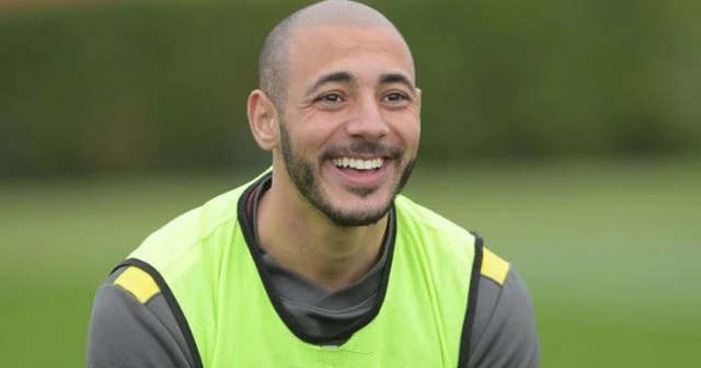 El Nasr, Amrabat'ı kadrosuna kattı