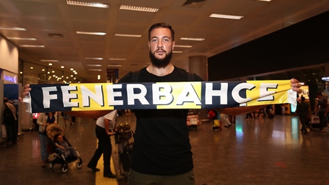 Fenerbahçe&#039;nin yeni transferi İstanbul&#039;a geldi