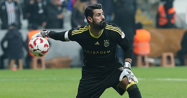 Fenerbahçe Volkan Demirel'le sözleşme yeniledi