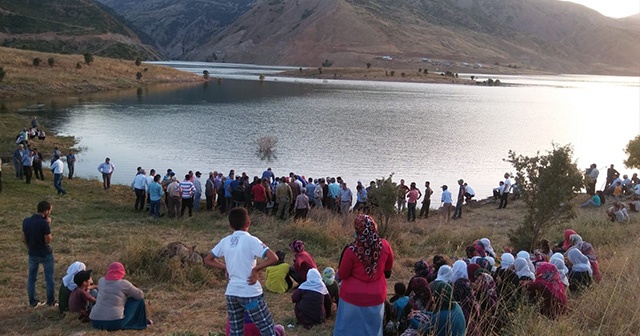 Fotoğraf çekerken baraj gölüne düşen genç kayboldu