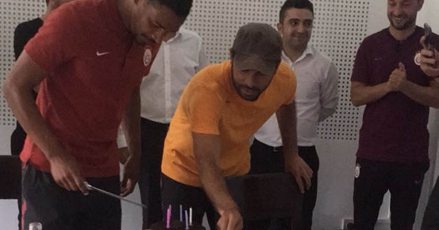 Galatasaray’da Fernando’nun doğum gününü kutladı