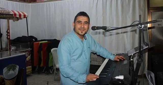 Genç müzisyen kalbine yenik düştü