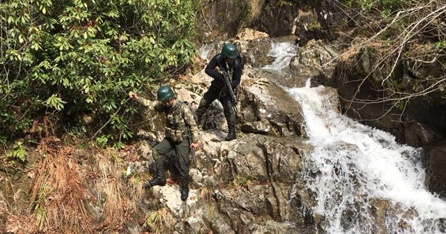 Gümüşhane&#039;de çembere alınan PKK&#039;lılarla çatışma çıktı!