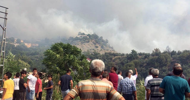 Hatay&#039;daki orman yangını kontrol altına alınmaya çalışılıyor