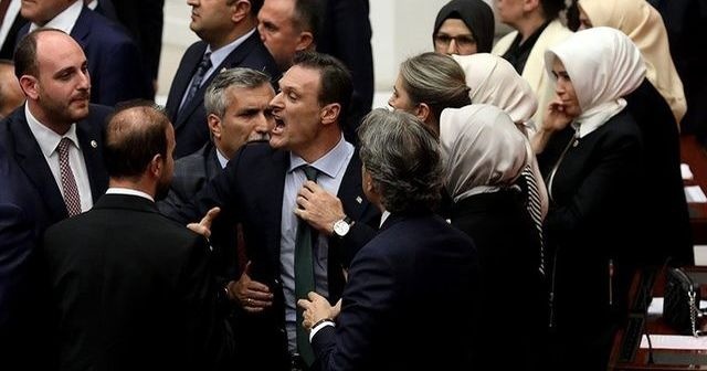 HDP&#039;li Şık&#039;a Alpay Özalan&#039;dan sert tepki!