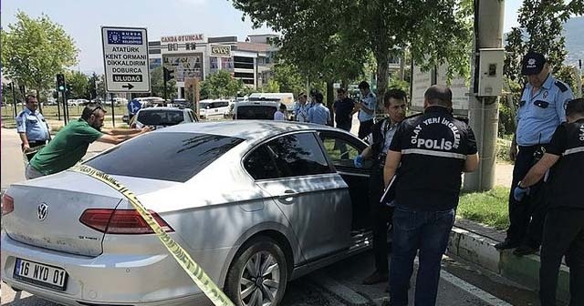 İş adamına trafik ışıklarında silahlı saldırı