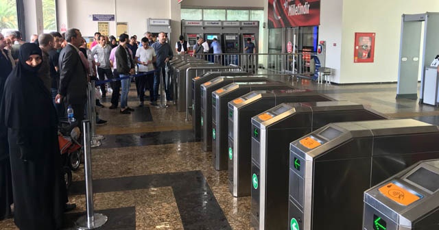 İstanbul&#039;da yoğun yağış sebebi ile metro seferleri durdu