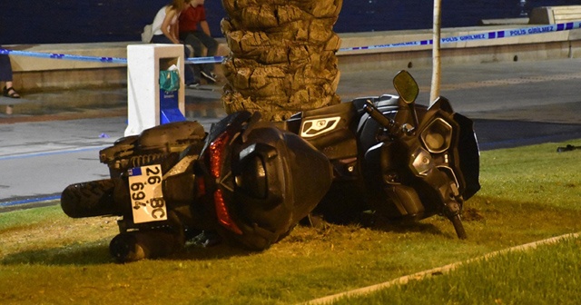 İzmir&#039;de feci kaza, 2 ölü var