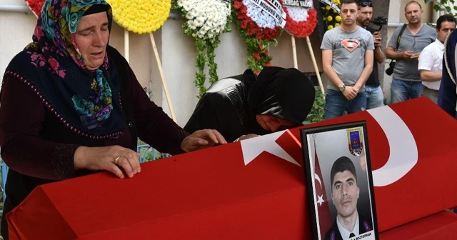 Kazada şehit düşen askere veda