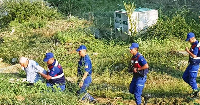 Komşuları ihbar etti! 60 yaşındaki kadına yaptığı polisi bile dehşete düşürdü!