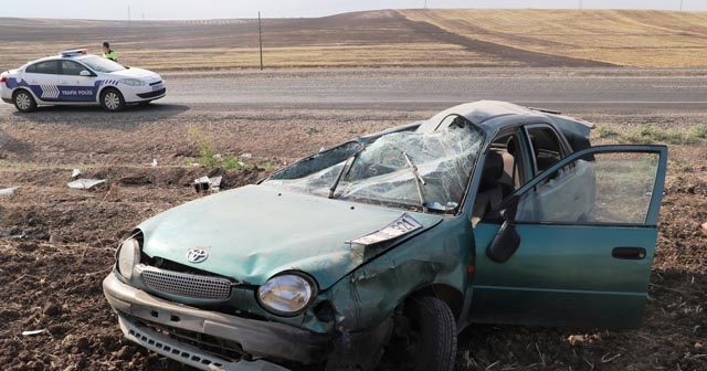 Lastiği patlayan otomobil takla attı: 5 yaralı