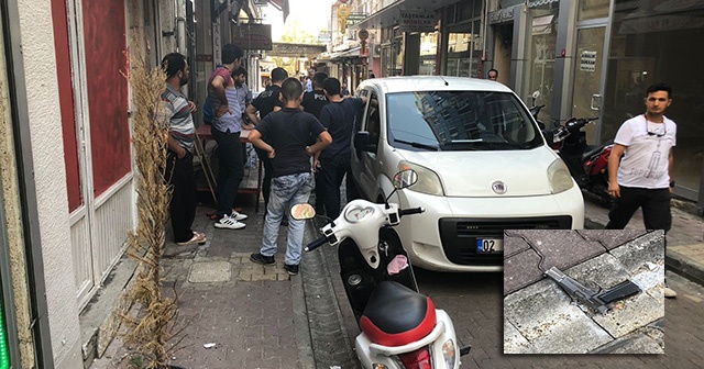 Polisi görünce tabancayı atıp kaçtılar