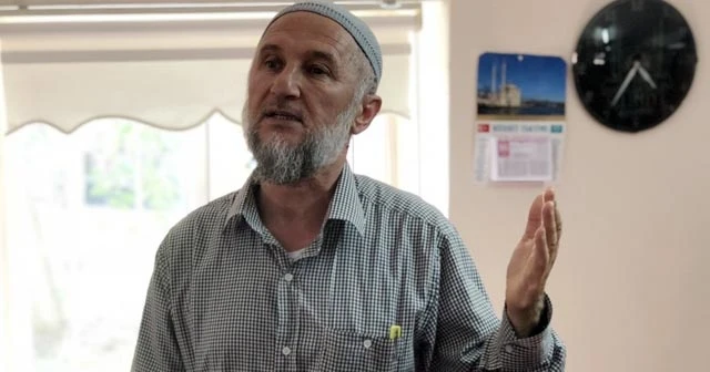 Şehitler için sela okuyan imam darp edildi