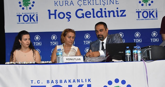 TOKİ konutlarının kura çekimlerinde izdiham yaşandı