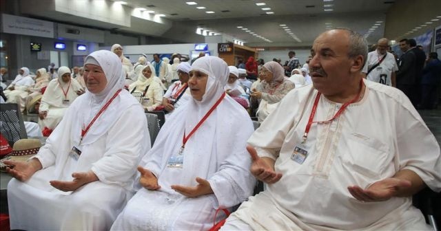 Tunus'ta ilk hac kafilesi kutsal topraklara uğurlandı