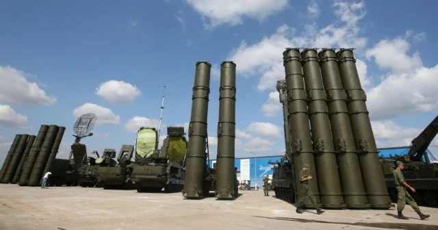 Ve Rusya dünya devine S-400'ü teslim etti!