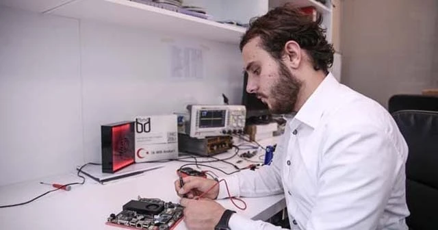 18 yaşında yerli elektronik ana kart üretti