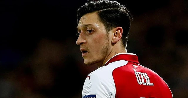 Alman politikacıdan Mesut Özil&#039;e destek