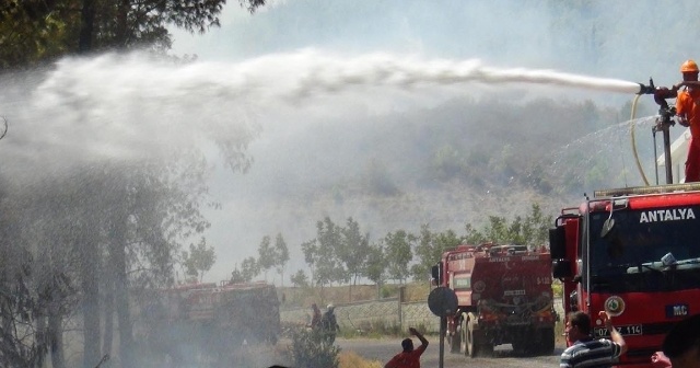 Antalya’daki orman yangını kontrol altına alındı