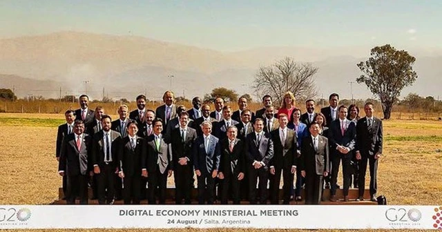 Bakan Varank G20 Aile Fotoğrafı çekimine katıldı