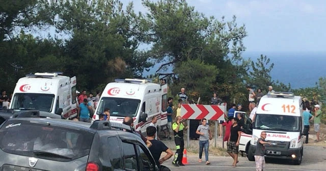 Bartın'da yolcu midibüsü devrildi, ölü ve yaralılar var