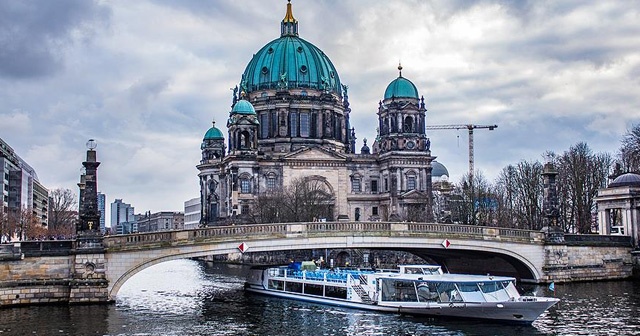 Berlin&#039;de yabancılara konut satışına kısıtlama hazırlığı