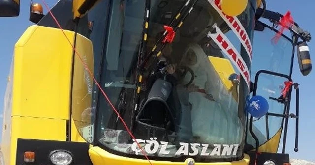 Biçerdöveri düğün arabası yaptılar...