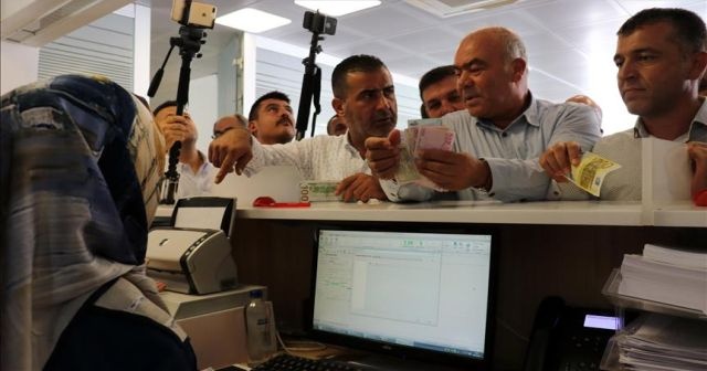 Hatay&#039;daki iş adamlarından Türk lirasına destek