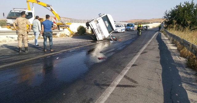 İşçi servisi yan yattı: 17 yaralı var