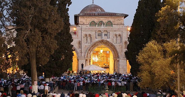 İsrail istihbaratı ve aşırıcılardan Mescid-i Aksa&#039;ya baskın