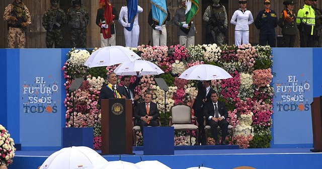 Kolombiya'nın en genç devlet başkanı göreve başladı