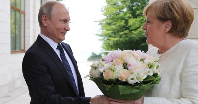 Merkel ve Putin Berlin’de görüşecek