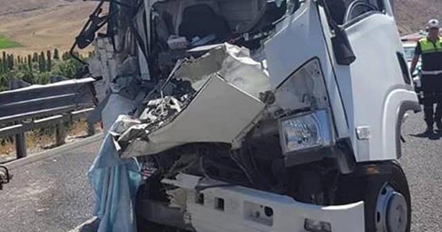 Niğde'deki kazada ölü ve yaralı var