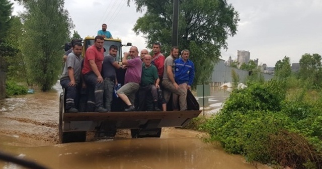 Ordu’da sel suları köprüyü yıktı, mahsur kalanlar var