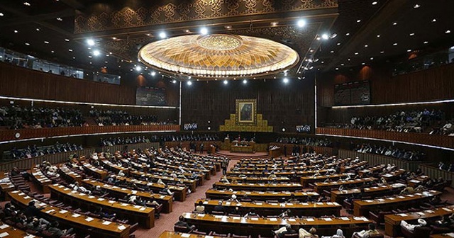 Pakistan&#039;da partilerin meclisteki sandalye sayıları açıklandı
