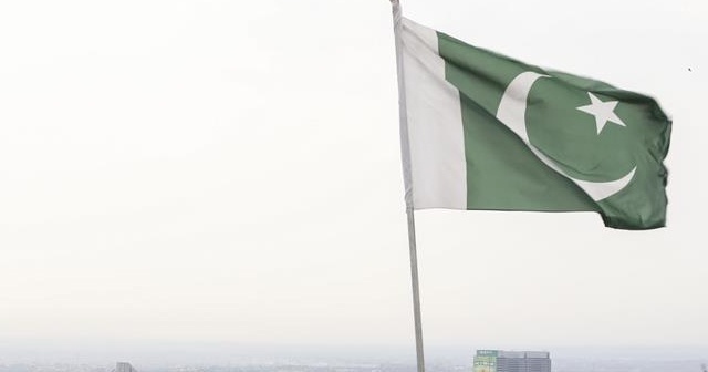 Pakistan, İran ile ticarete devam edecek