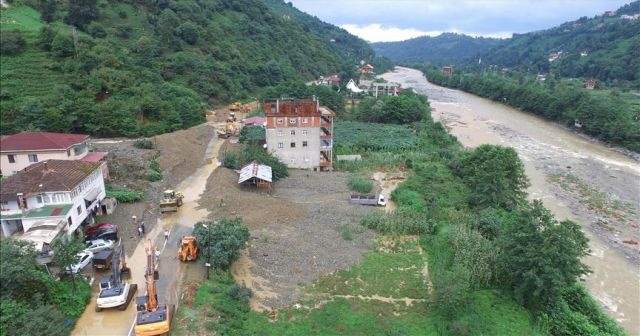 Rize&#039;deki şiddetli yağışın yaraları sarılıyor