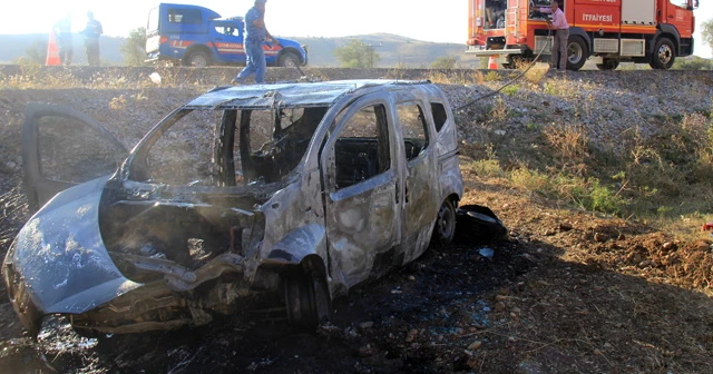 Sivas'ta hafif ticari araç devrildi: 1 ölü, 3 yaralı