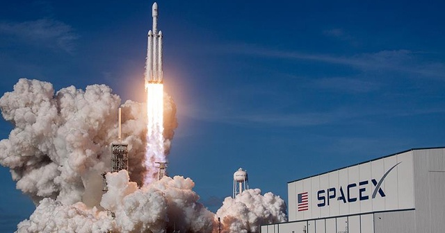 SpaceX ile Boeing insanlı uzay uçuşlarına başlıyor