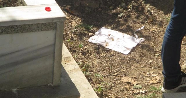 Ümraniye'deki mezarlıkta cenin bulundu
