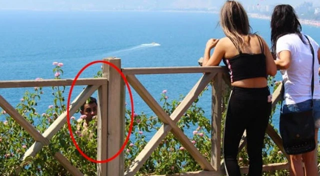 Yanındaki kızlara sinirlendi, ortalığı savaş alanına çevirdi!