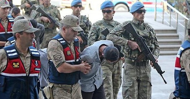 Suriye&#039;de yakalanan 9 YPG/PKK&#039;lı terörist tutuklandı
