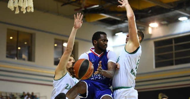 Anadolu Efes, Gloria Cup&#039;taki ilk maçında Zalgiris&#039;e kaybetti