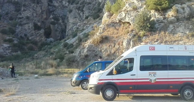 Aydın'da 4 kişi kayalıklarda mahsur kaldı
