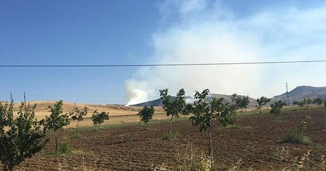 Bahçesindeki otları yakmak istedi 3 köyün arazisini yaktı