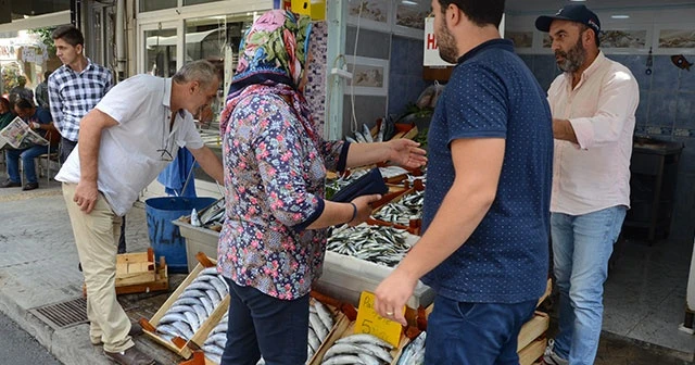 Balıkçı tezgahlarında yoğunluk