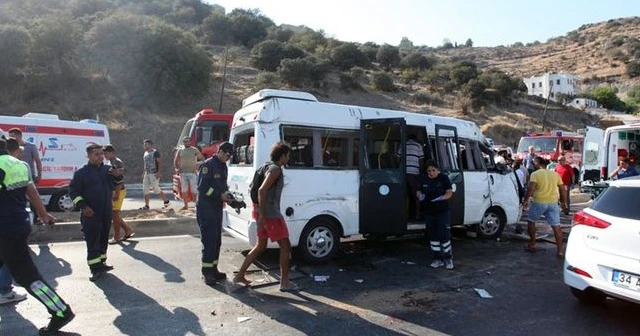 Bodrum’da yolcu minibüsü devrildi: 16 yaralı